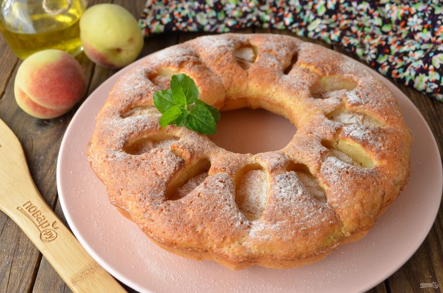 Кекс с цукини и персиками