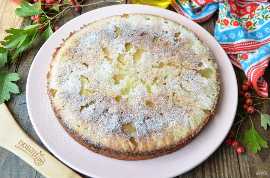 Пирог из кабачков и яблок