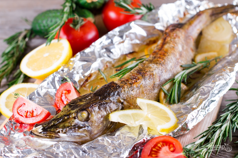Щука, запеченная в фольге