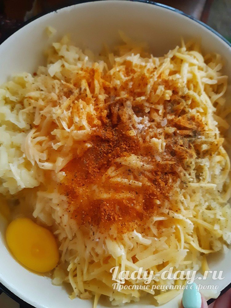 смешать с яйцами