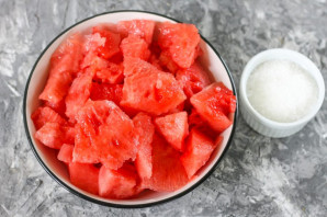 Лед из арбуза - фото шаг 2