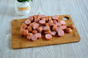 Макароны с сосисками в мультиварке - фото шаг 2