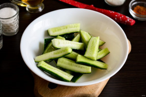 Огурцы на зиму с корейской приправой - фото шаг 2