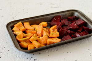 Салат из свеклы, тыквы и авокадо - фото шаг 4