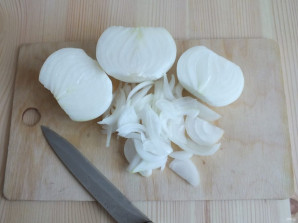 Салат с редькой и луком - фото шаг 2