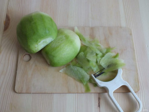 Салат с редькой и луком - фото шаг 3