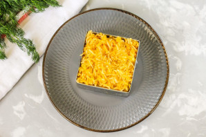 Салат с зеленым яблоком слоями - фото шаг 6