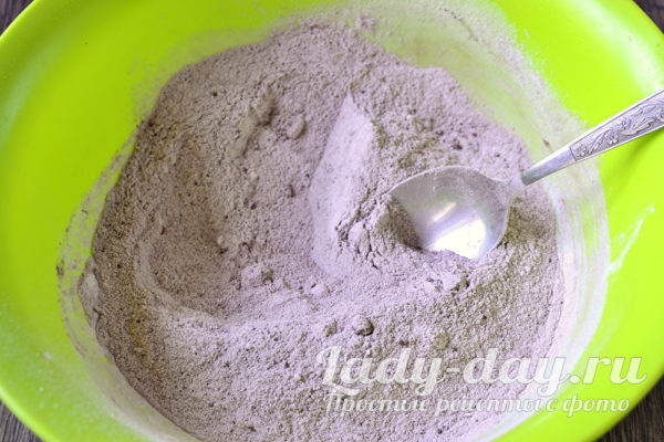 мука с сахаром