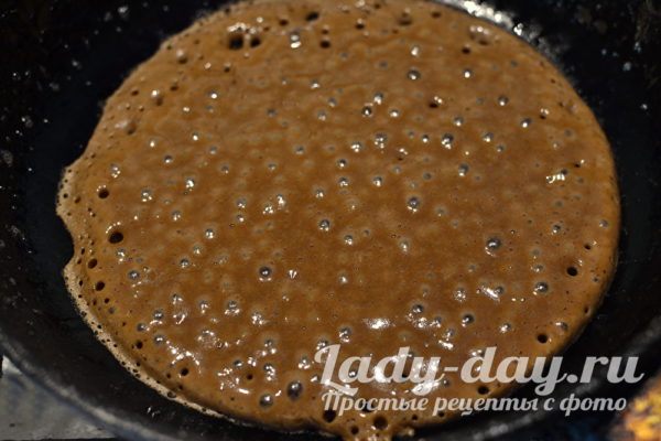 выпекаем корж на сковороде