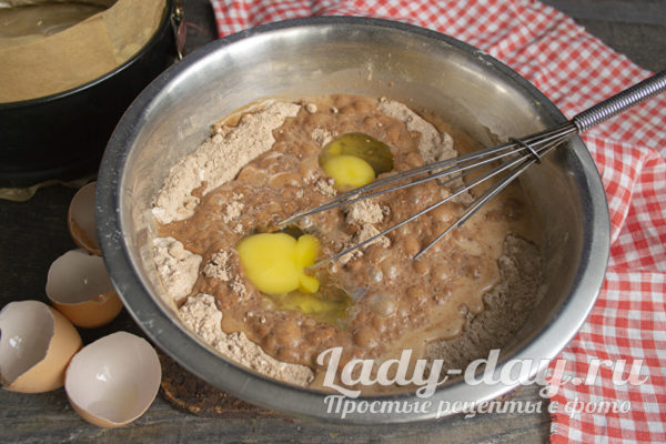 добавляем яйца