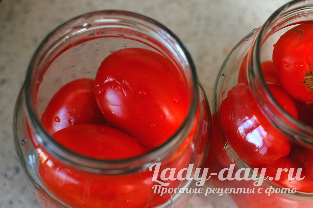 банки и помидоры