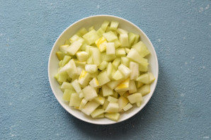 Цукаты из дынных корок - фото шаг 2