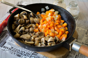 Грибная икра с морковью и луком - фото шаг 6