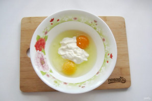 Пирог с яично-сметанной заливкой - фото шаг 4