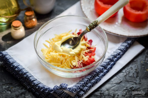 Помидоры фаршированные колбасой - фото шаг 5