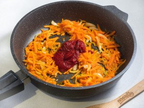 Рис с мясом и капустой в сковороде - фото шаг 2
