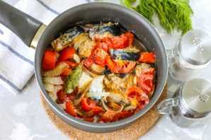 Скумбрия с помидорами на зиму - фото шаг 6