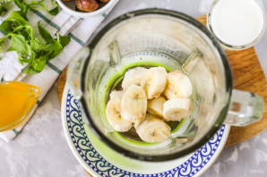 Смузи с молоком - фото шаг 2