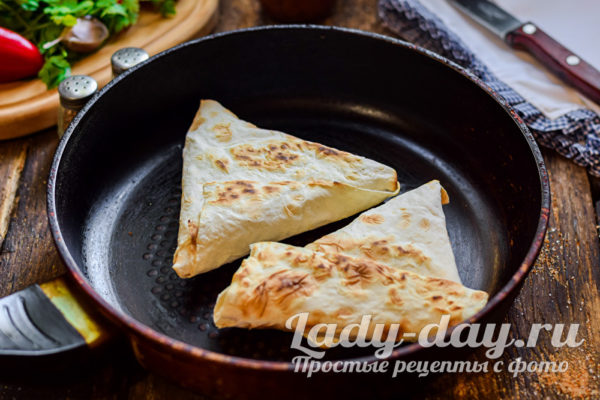 обжарить на сковороде