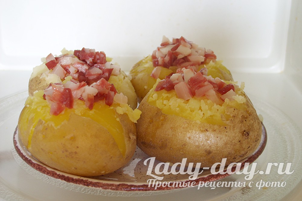 картошка с колбасой в микроволновке