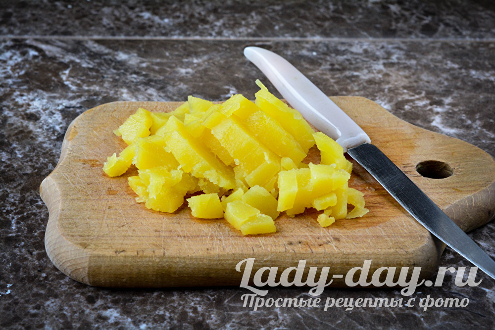  Нарезать картошку