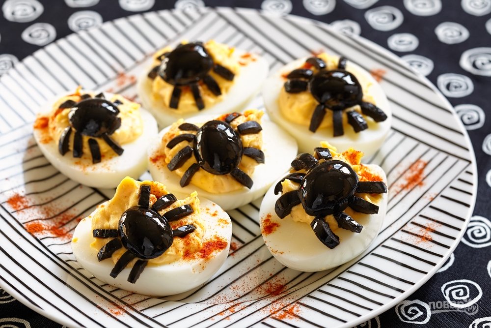 Фаршированные яйца на Хэллоуин