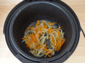 Картошка в мультиварке с копчеными ребрышками - фото шаг 2