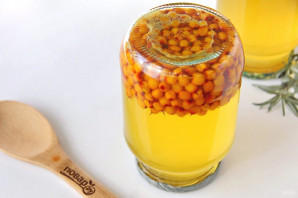 Компот из облепихи на зиму - фото шаг 6