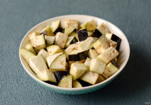 Салат из баклажанов и нута - фото шаг 2