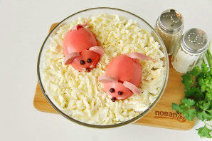 Салат на Год Крысы из вареной колбасы - фото шаг 9