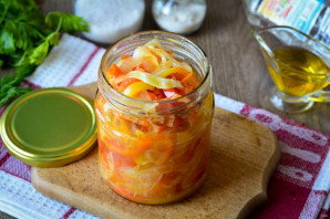 Салат с капустой и помидорами на зиму - фото шаг 6