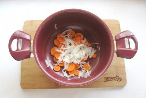 Скумбрия в томате с овощами - фото шаг 3