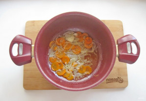 Скумбрия в томате с овощами - фото шаг 4