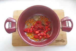 Скумбрия в томате с овощами - фото шаг 6