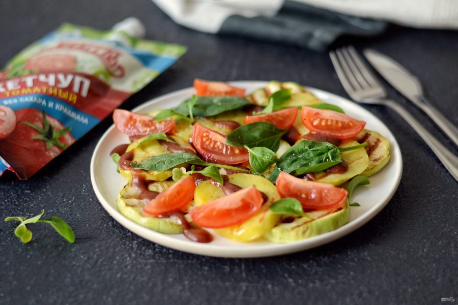 Теплый салат из овощей с кетчупом 
