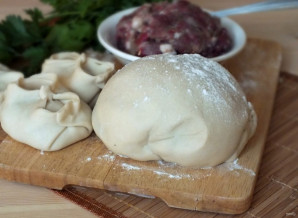 Тесто на манты на минералке - фото шаг 7