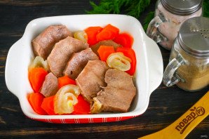 Заливное из языка на Новый год Крысы - фото шаг 6