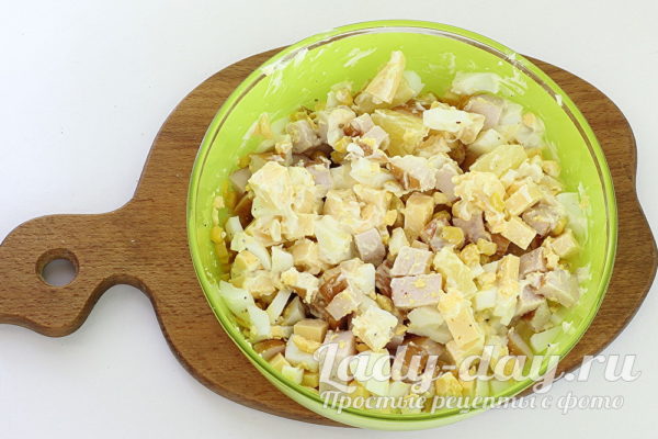 салат с копченой курицей и ананасом рецепт с фото