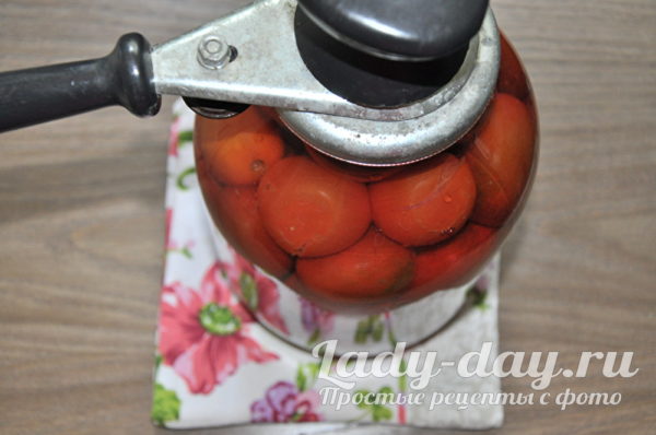 закрыть помидоры крышкой