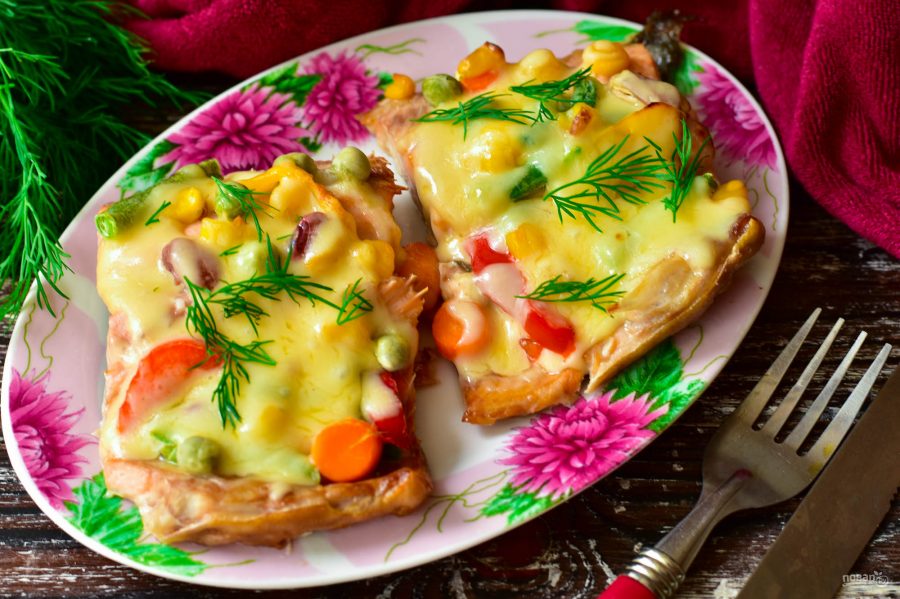 Запеченная горбуша с овощами