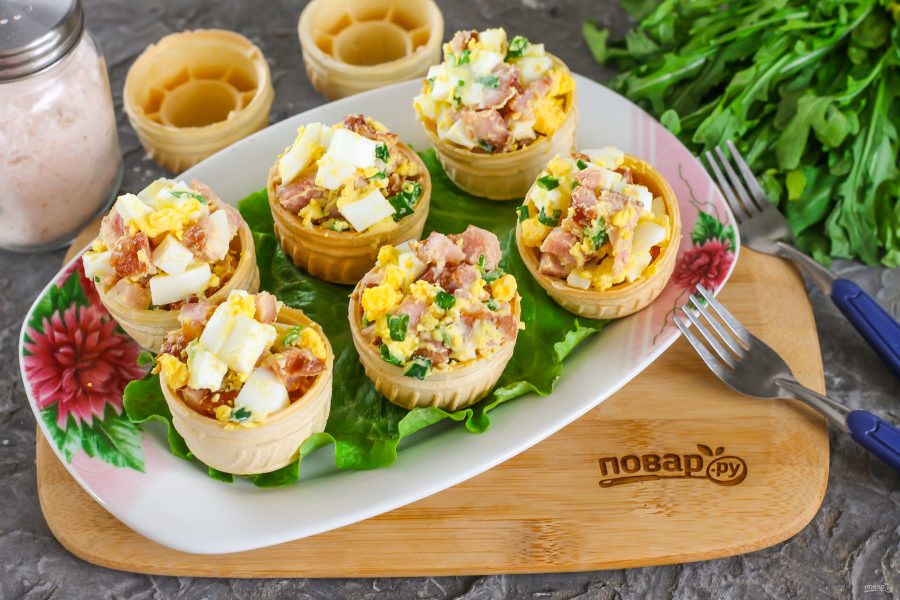 Тарталетки с копченой курицей