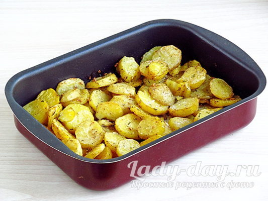 Рецепт запеченной молодой картошки в духовке с чесноком