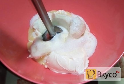 Творожно-сметанный десерт с клубникой, сгущенкой и желатином