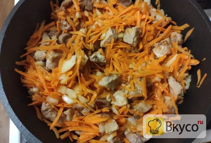 Густая мясная подлива с овощами