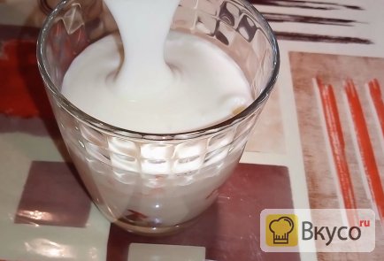 Творожно-сметанный десерт с клубникой, сгущенкой и желатином