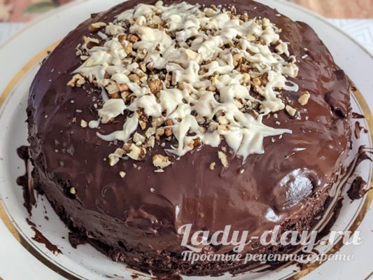 шоколадный торт  с вишней