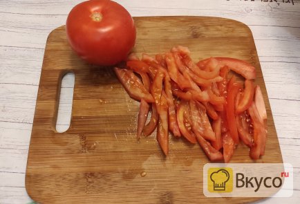 Салат из крабовых палочек с помидорами и сыром