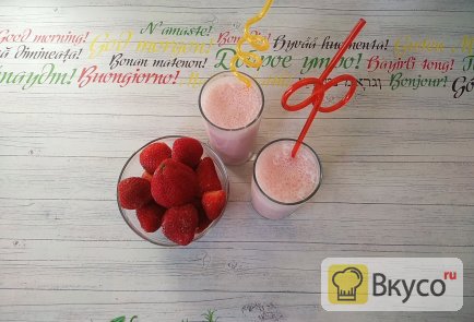 Молочный коктейль с клубникой