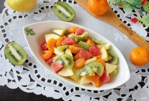 Фруктовый салат из мандаринов и яблок - фото шаг 7