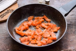 Омлет с помидорами и рукколой - фото шаг 5